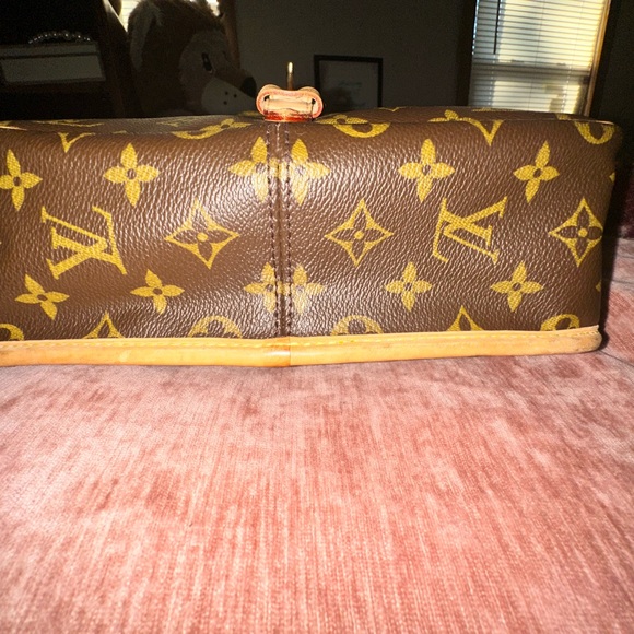 - Louis Vuitton Sologne Monogram Canvas / Vintage - Picture 8 of 11